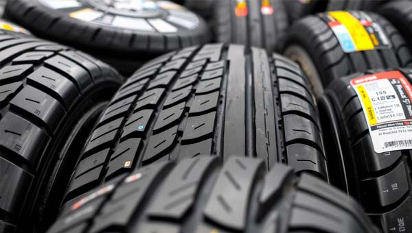 Зачем в машинах есть цветные метки на шинах